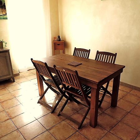 Apartamento Le Logis De La Fontaine Ceyreste Exterior foto