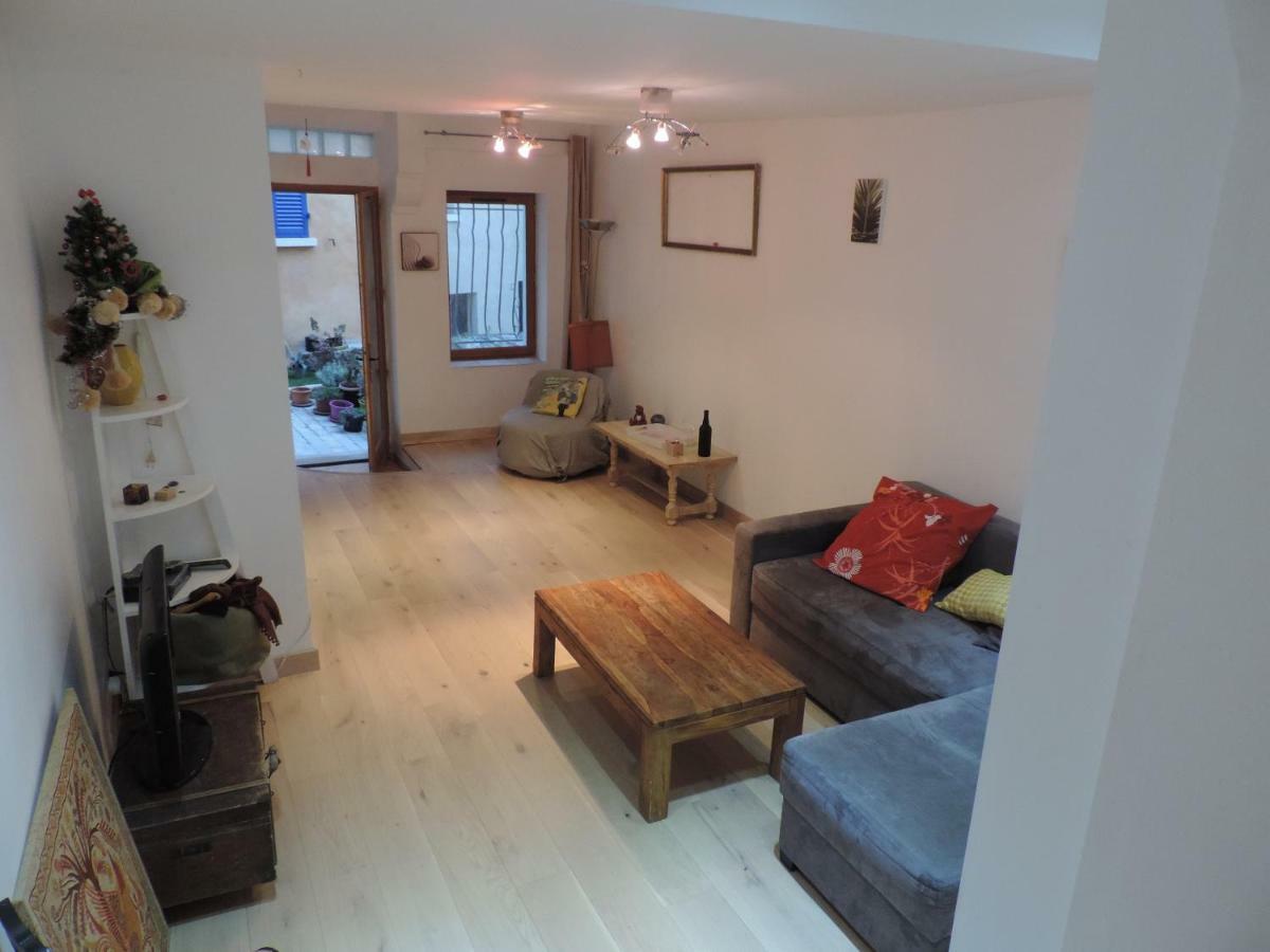 Apartamento Le Logis De La Fontaine Ceyreste Exterior foto